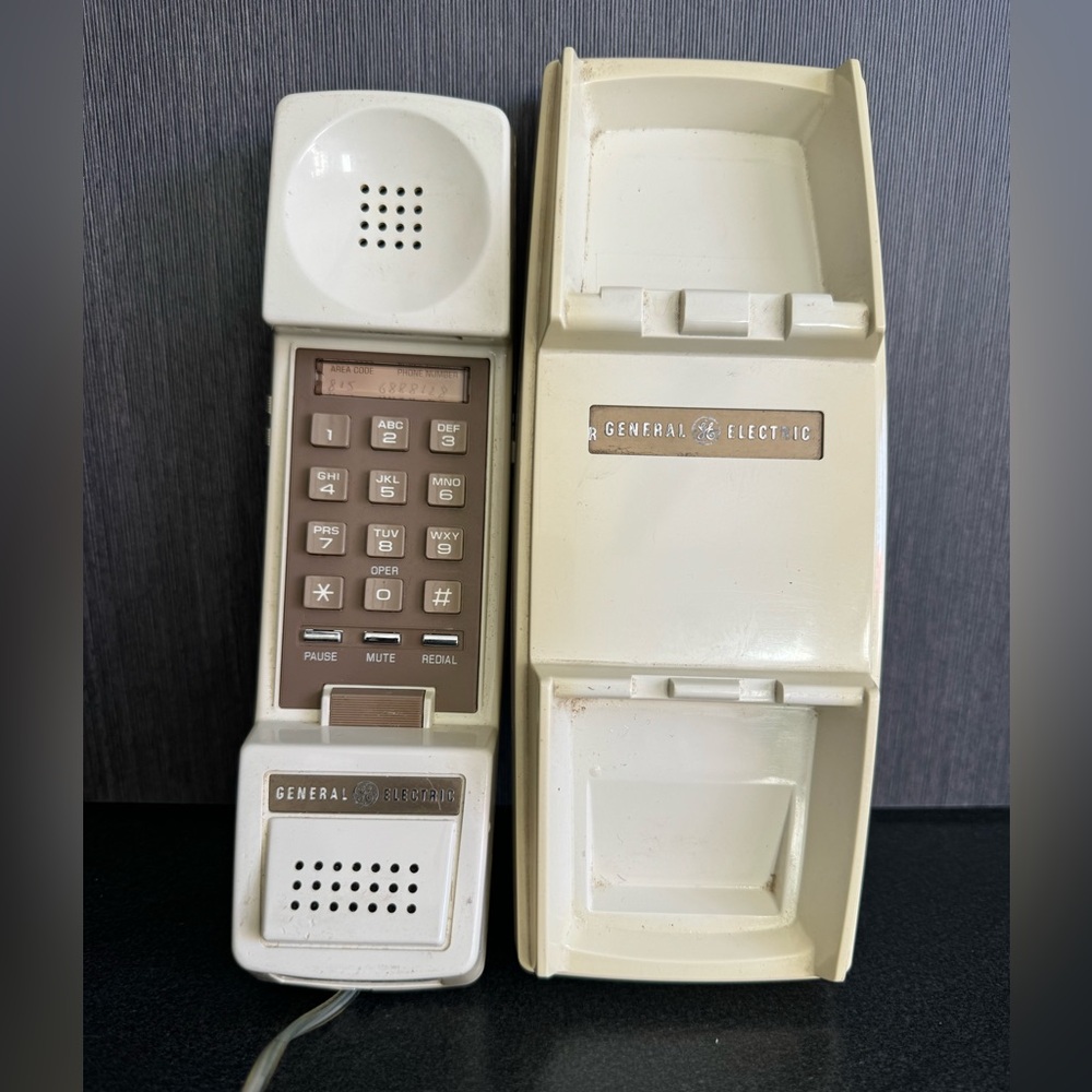 Vintage Retro General Electric 1980s Touch tone Corded Telephone Model 2-9110A